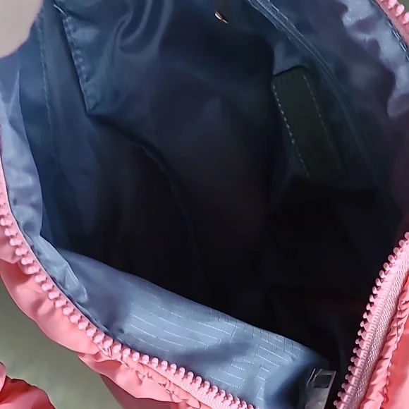 Quilted Soft Hobo Bag ❤️ - Picture 5 of 8